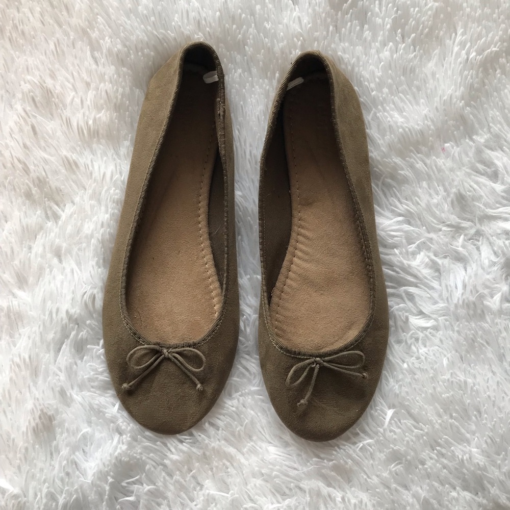 NWOT Suede Ballet Flats